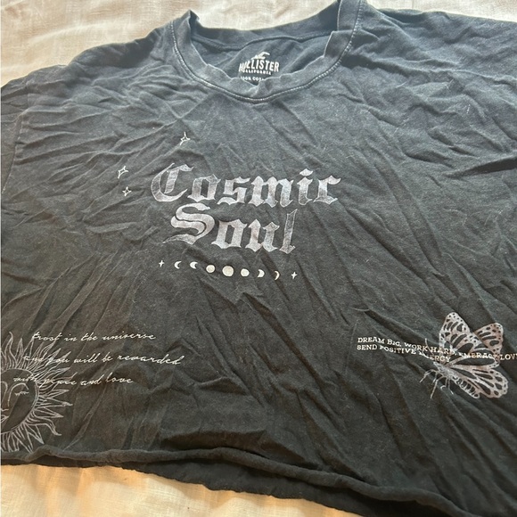 Hollister Cosmic Soul Graphic Cropped T-Shirt - Picture 5 of 5